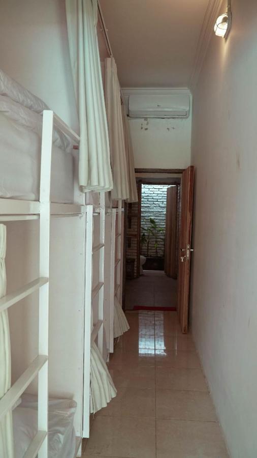 Indonesia Backpacker Hostels Kuta  Esterno foto