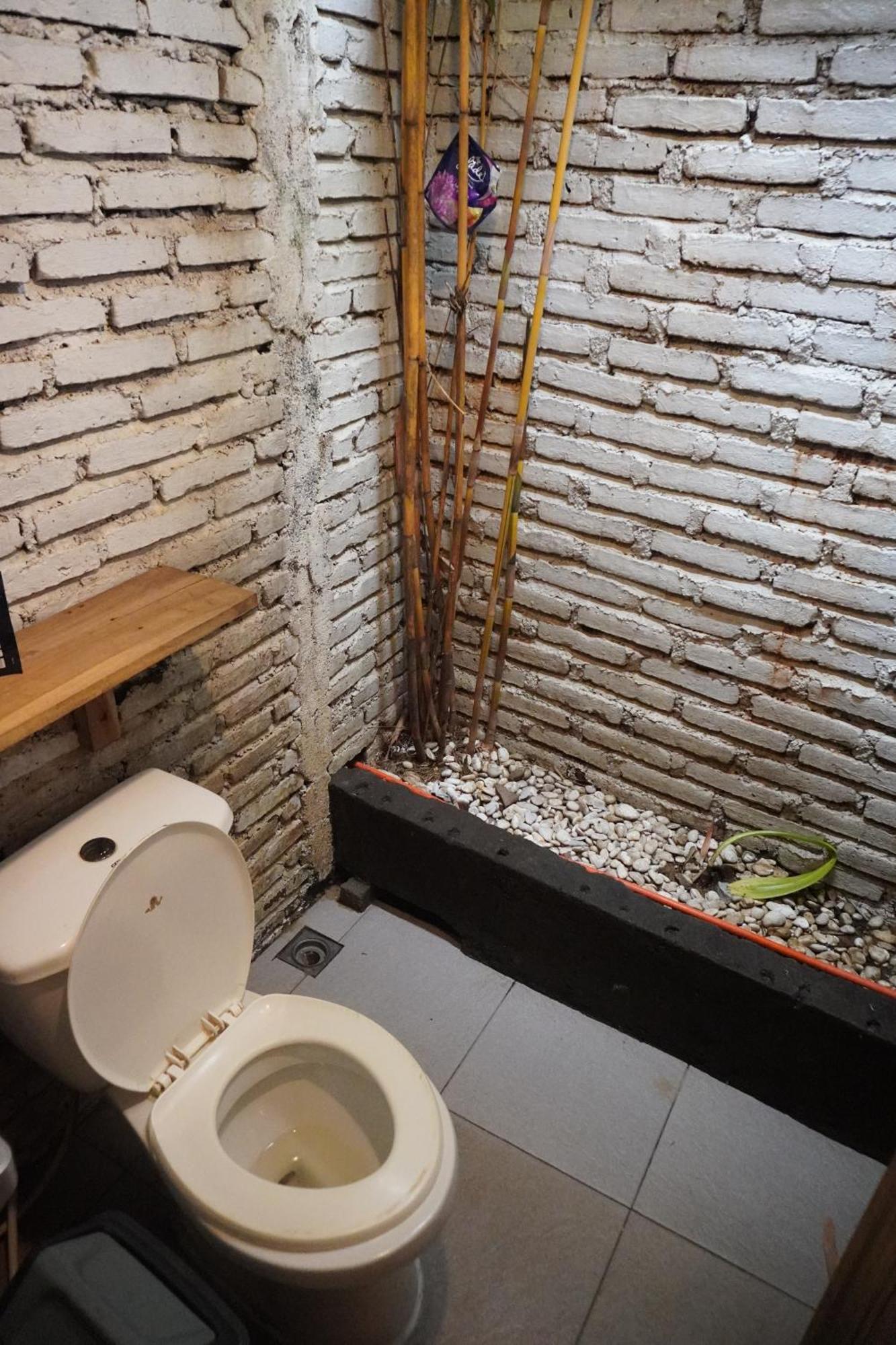 Indonesia Backpacker Hostels Kuta  Esterno foto