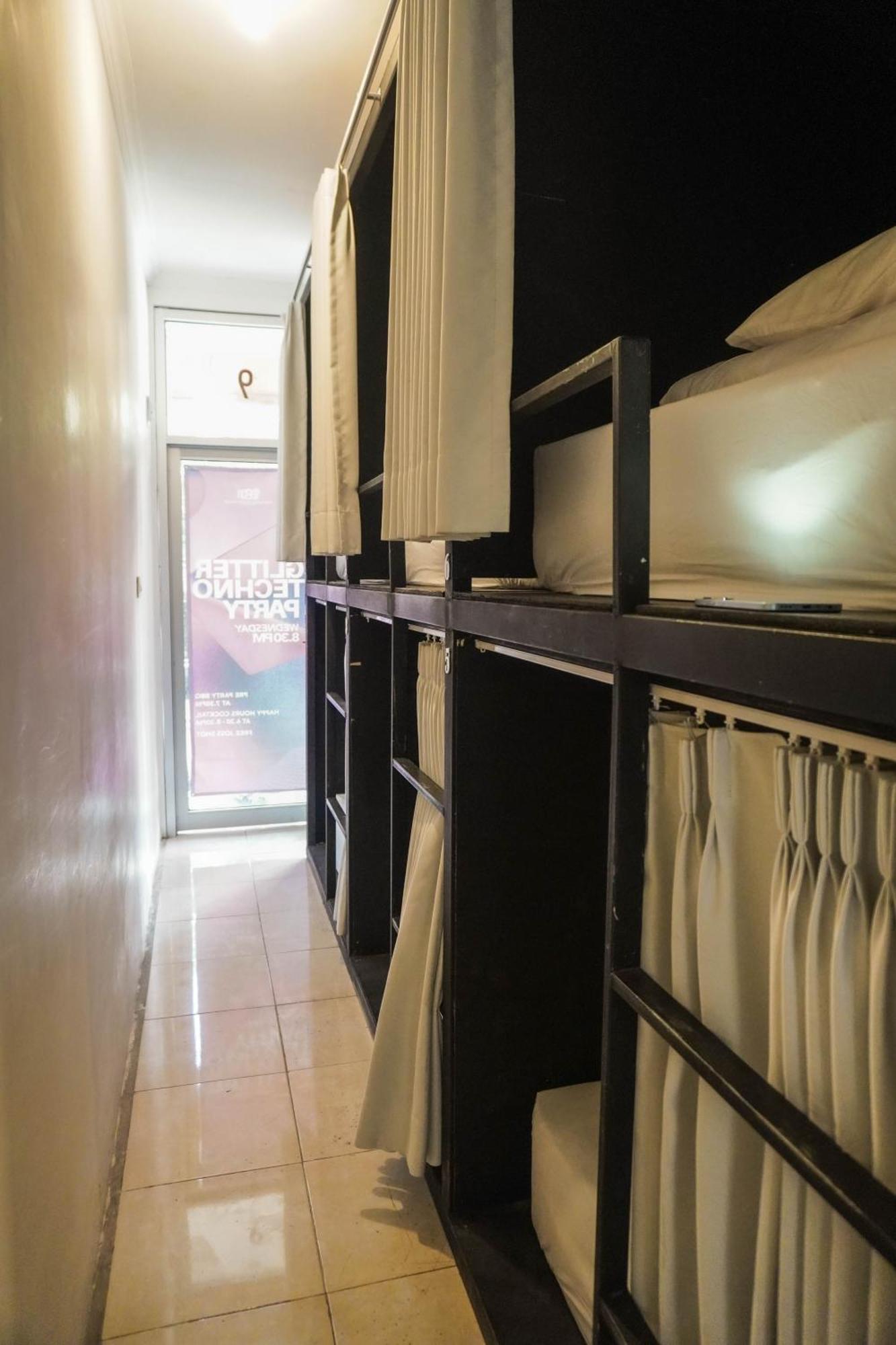 Indonesia Backpacker Hostels Kuta  Esterno foto