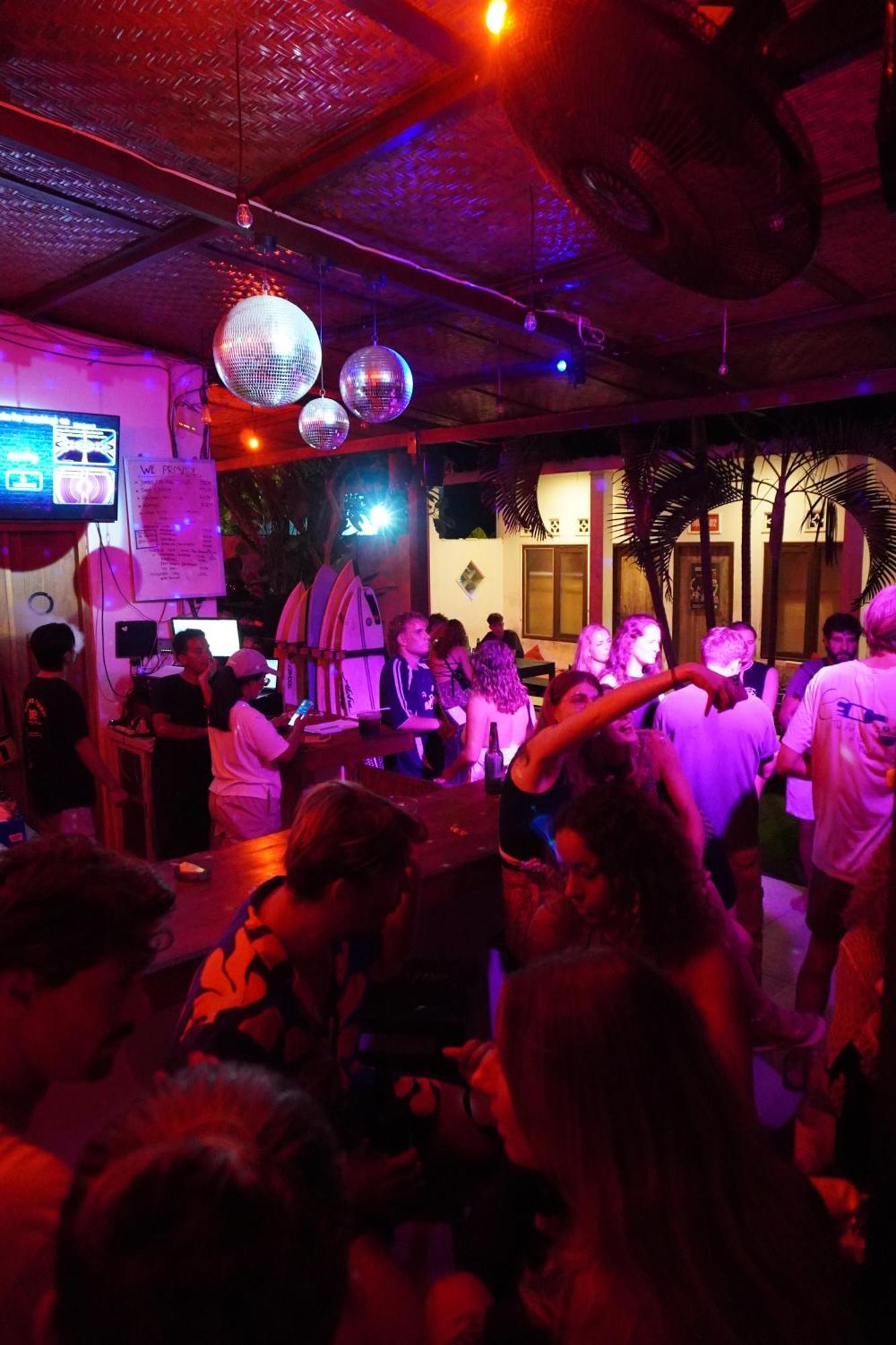 Indonesia Backpacker Hostels Kuta  Esterno foto